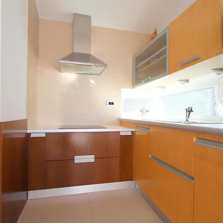Apartament Lency *