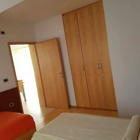 Apartament Lency *