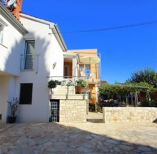 Lency * Novigrad Istria